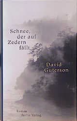 Cover von Schnee der auf Zedern fällt