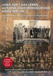 Cover von DVD zum Buch: 'Hier geht das Leben auf eine sehr merkwürdige Weise weiter '